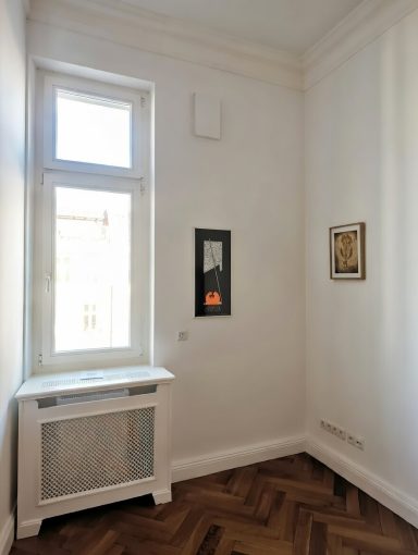 Dezentrale Lüftungsanlage im Wohnraum Zimmer mit installierter dezentraler Lüftungsanlage mit Wärmerückgewinnung in Berlin Schöneberg